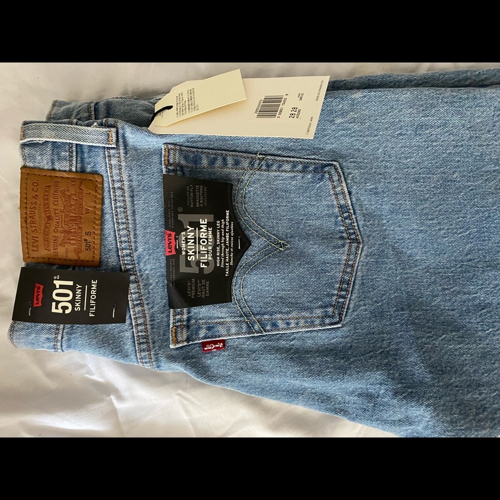 Women’s Levi jeans